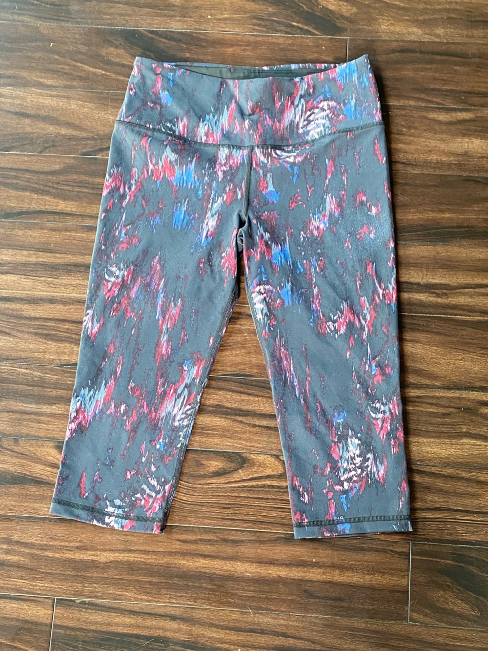 Victoria Sport Cropped Leggings Small